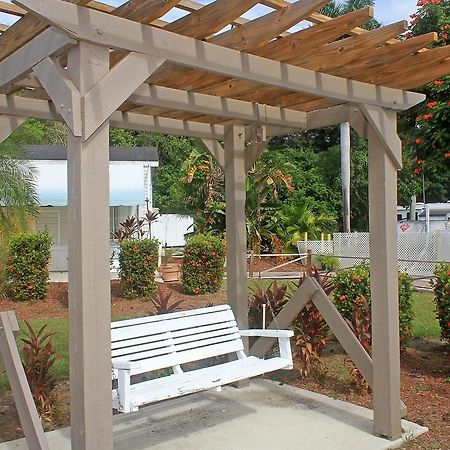 Harlem Heights Fort Myers Beach Resort Two-Bedroom Park Model 4 المظهر الخارجي الصورة