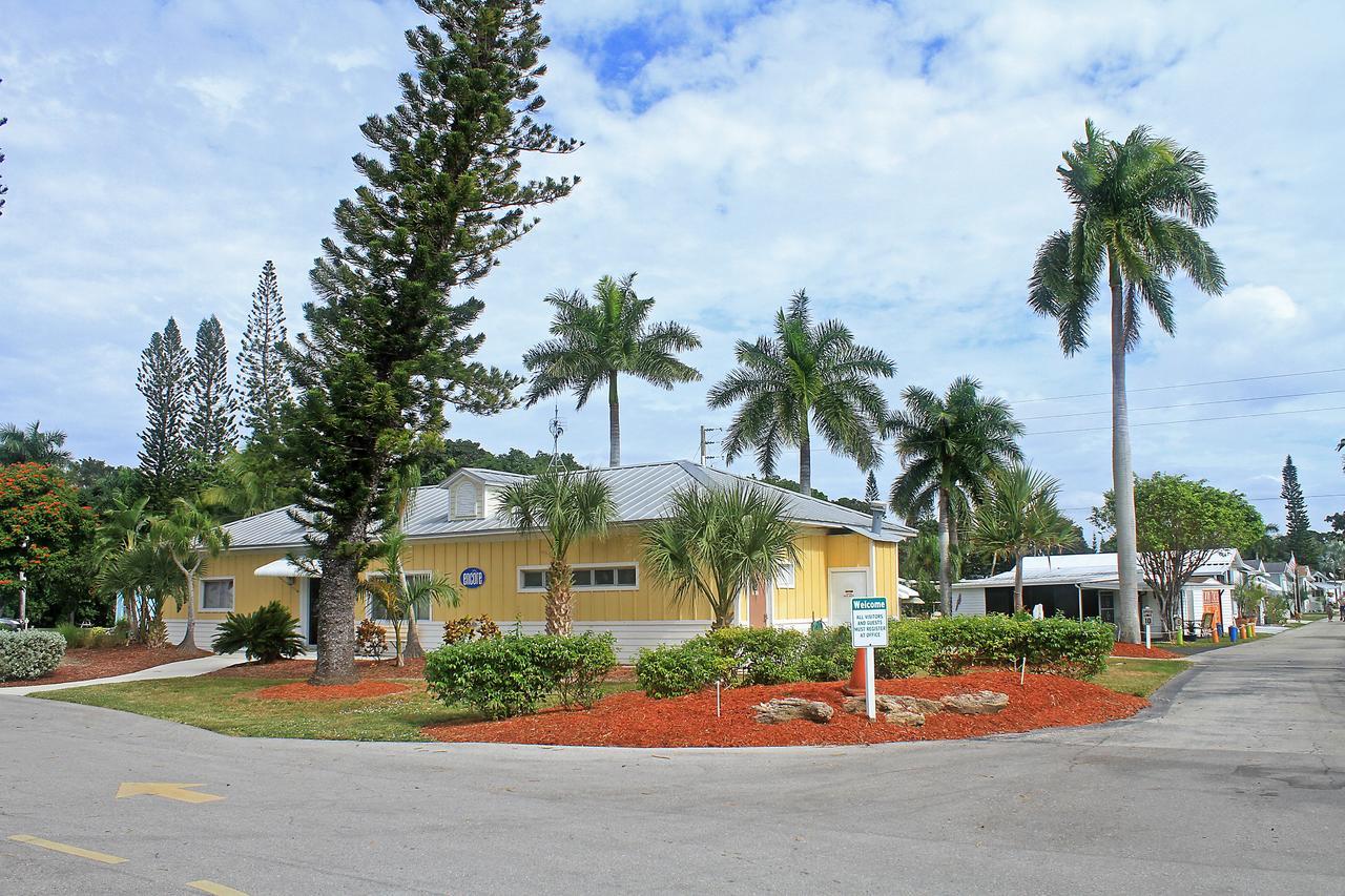 Harlem Heights Fort Myers Beach Resort Two-Bedroom Park Model 4 المظهر الخارجي الصورة