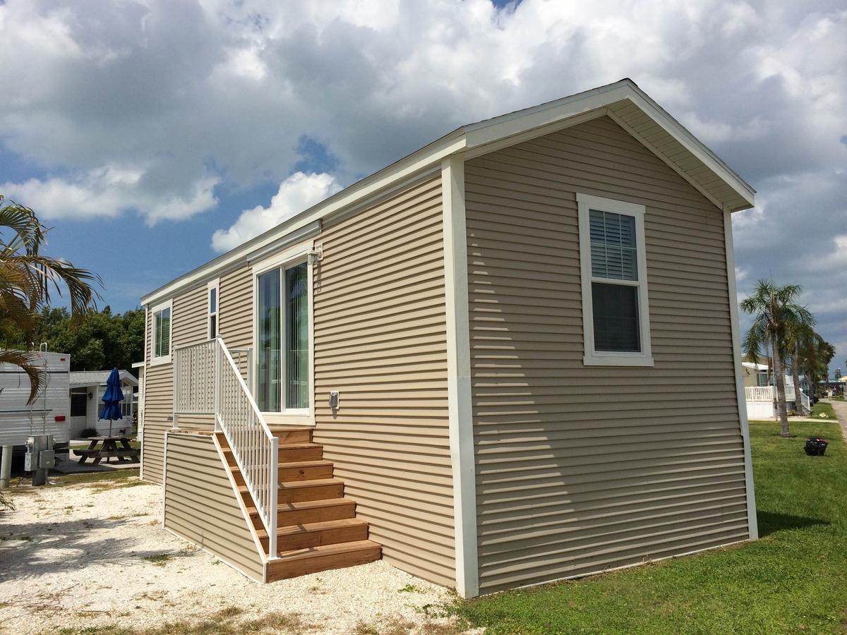 Harlem Heights Fort Myers Beach Resort Two-Bedroom Park Model 4 المظهر الخارجي الصورة